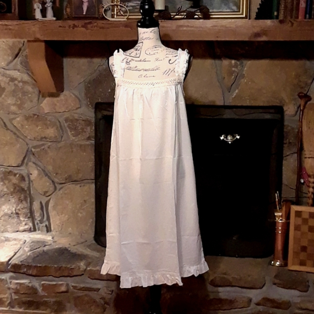 NWT Victorian style cotton gown